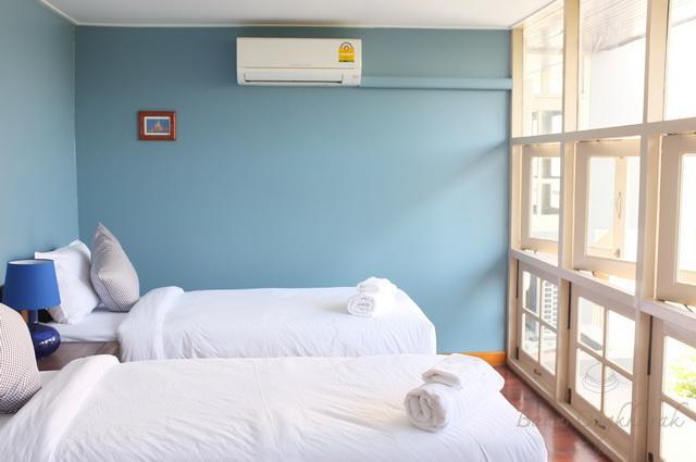 Baan Ongkharak Bed & Breakfast (Adults Only) Бангкок Экстерьер фото